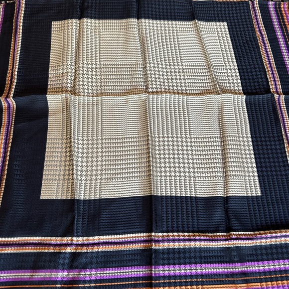 Elegant Multicolor striped Scarf silk hand, rolled ladies accessory - Picture 2 of 7